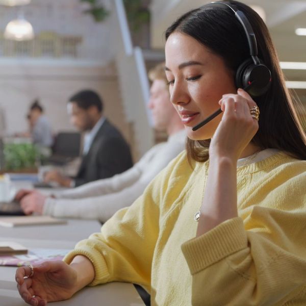 Jabra Evolve3 65 Stereo office use