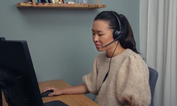 Auriculares EPOS con micrófono para llamadas profesionales y videoconferencias