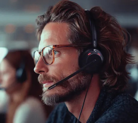 Auriculares EPOS profesionales para llamadas y comunicaciones en la oficina