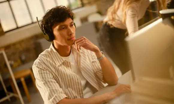 Auriculares Jabra Evolve con micrófono para comunicaciones desde el PC