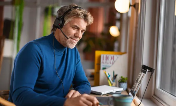 Auriculares con cable y micrófono profesionales