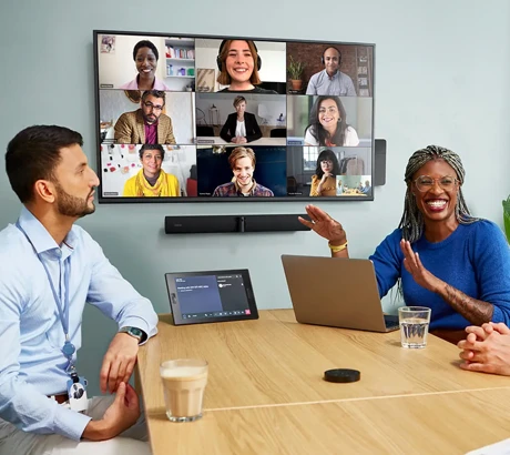 Barras de video todo en uno para salas pequeñas y espacios colaborativos